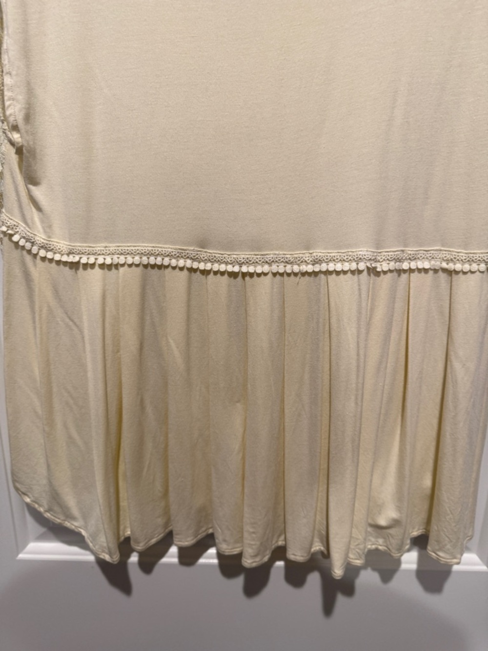 POL Lace Front Blouse in Cream - Picture 6 of 7